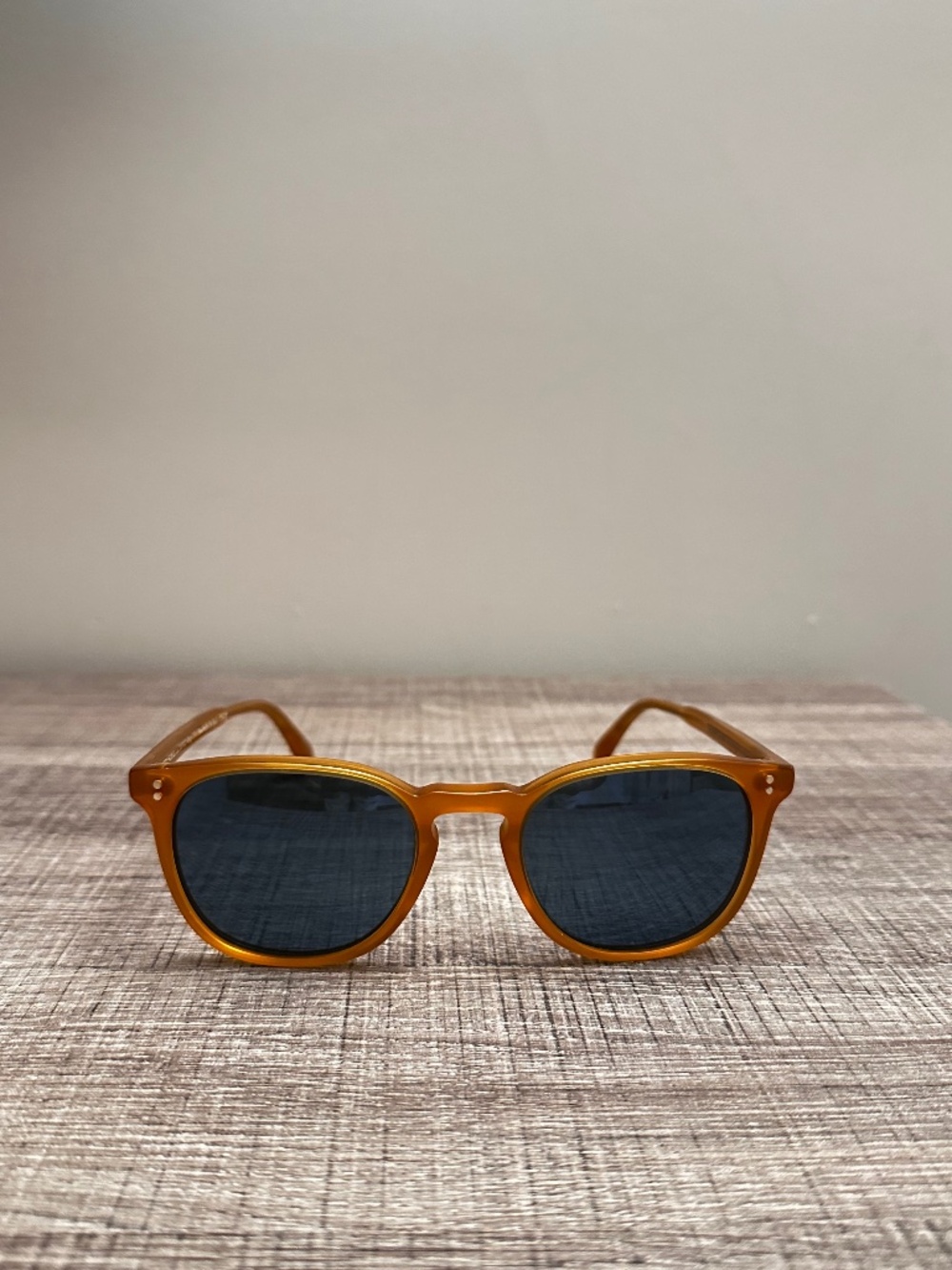 OLIVER PEOPLES / FINLEY ESQ. SUN OV AMBER ACETATE